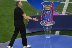 Sự nghiệp và phong cách huấn luyện của Luis Enrique